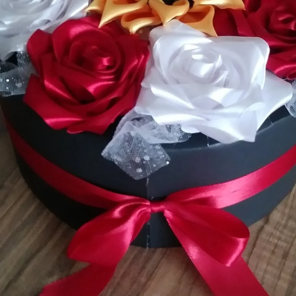Satin Ribbon Eternity Roses Handmade Rose Box Floral Arrangement (Round BlackBox